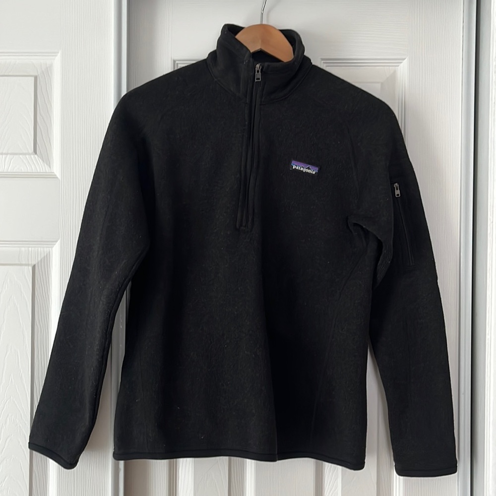 Black Patagonia 1/4 zip pullover.